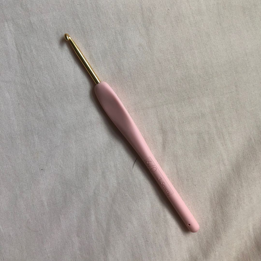 daiso crochet hook, Hobbies & Toys, Stationery & Craft, Craft Supplies