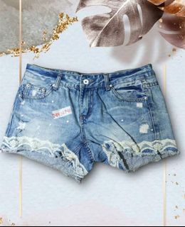 (Category: ) located in . Submitted by fab_shoppe (Listing ID 1130581513, Image 1). Description: .