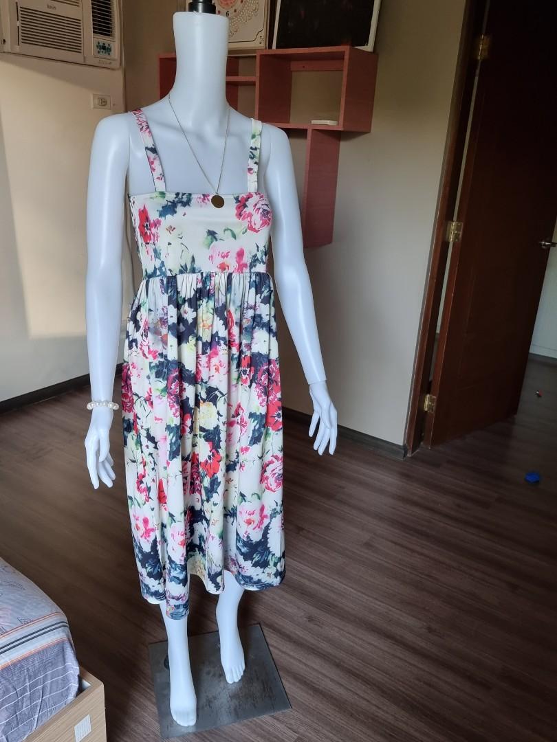 Dress 03 (Category: Dresses) located in Manila. Submitted by bare_egg (Listing ID 1130484346, Image 2). Description: used1x in bora. just for 2hrs.