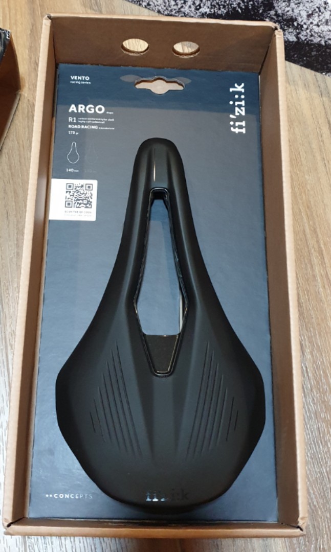 Fizik Argo Vento R1 carbon saddle, Sports Equipment, Bicycles  Parts,  Parts  Accessories on Carousell