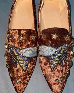 (Category: ) located in . Submitted by vogue90 (Listing ID 1130511339, Image 1). Description: .