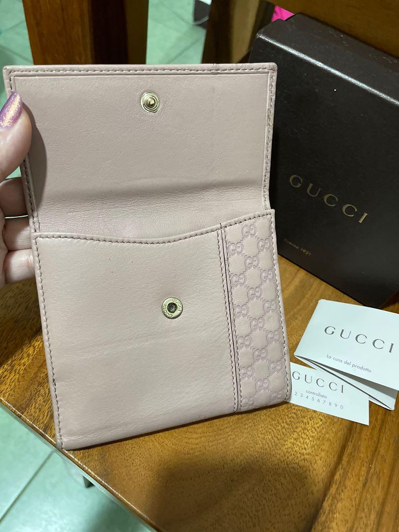 Gucci Wallet (Category: Luxury Bags & Wallets) located in Caloocan City. Submitted by prelovedbymaria27 (Listing ID 1130617693, Image 2). Description: 💯Authentic Complete with cards and box.