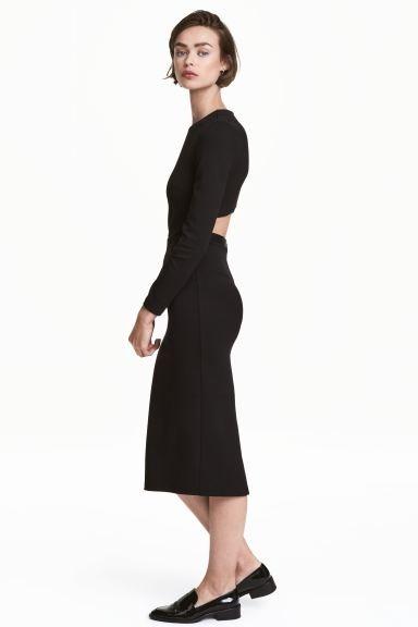 H&M CUT OUT DRESS (Category: Dresses) located in Paranaque City. Submitted by afternine.co (Listing ID 1130606210, Image 1). Description: Dress in sturdy jersey crêpe with open sections at the sides, a concealed zip at the back of the neck and long sleeves. Skirt with an elasticated waist and concealed zip at the back. Lined at the top. KEPT UNUSED..