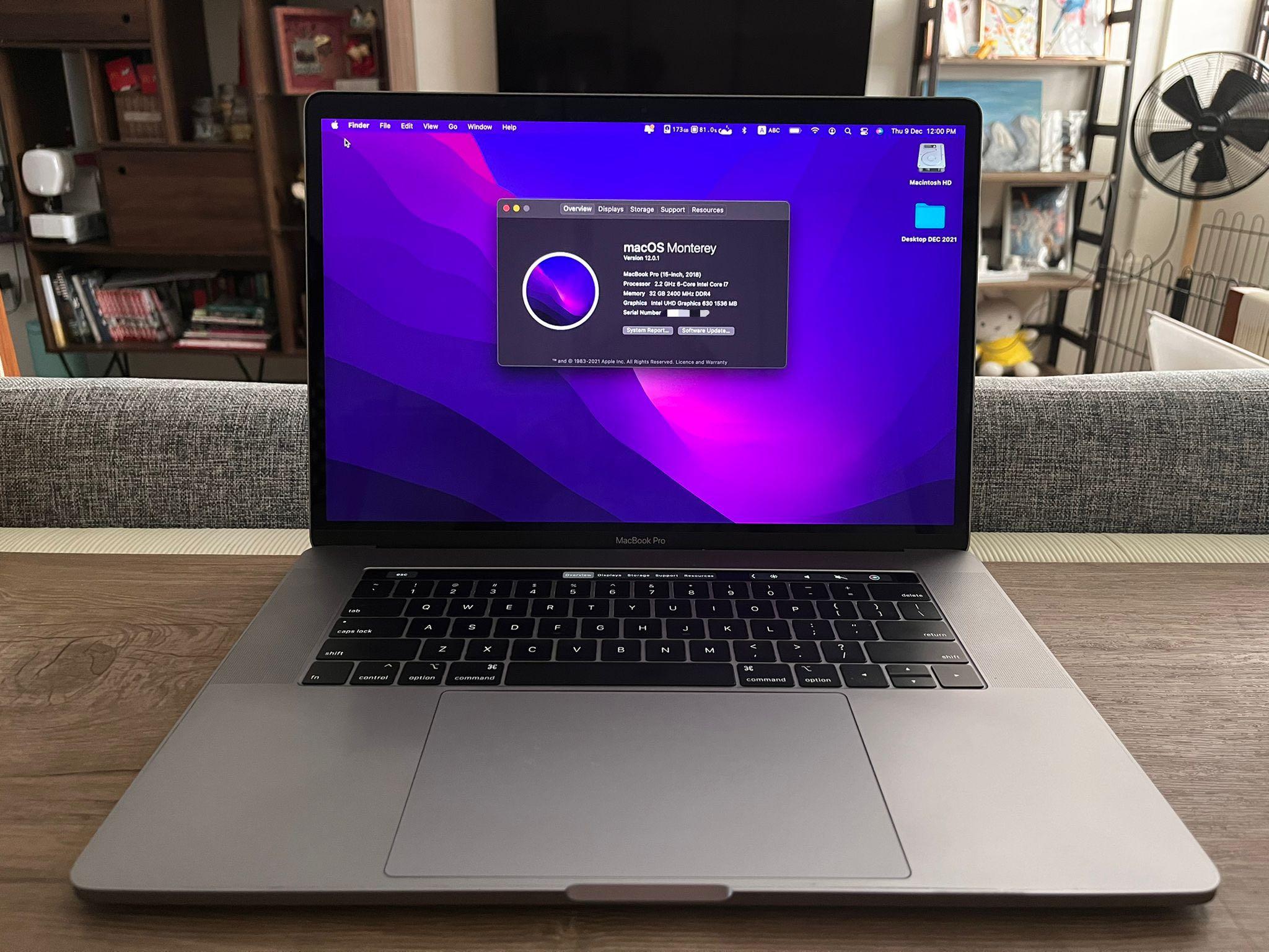 MacBook Pro 15 Inch 32 gb ram 2.2ghz 6 core i7 Radeon Pro 555x 4GB 512GB storage
