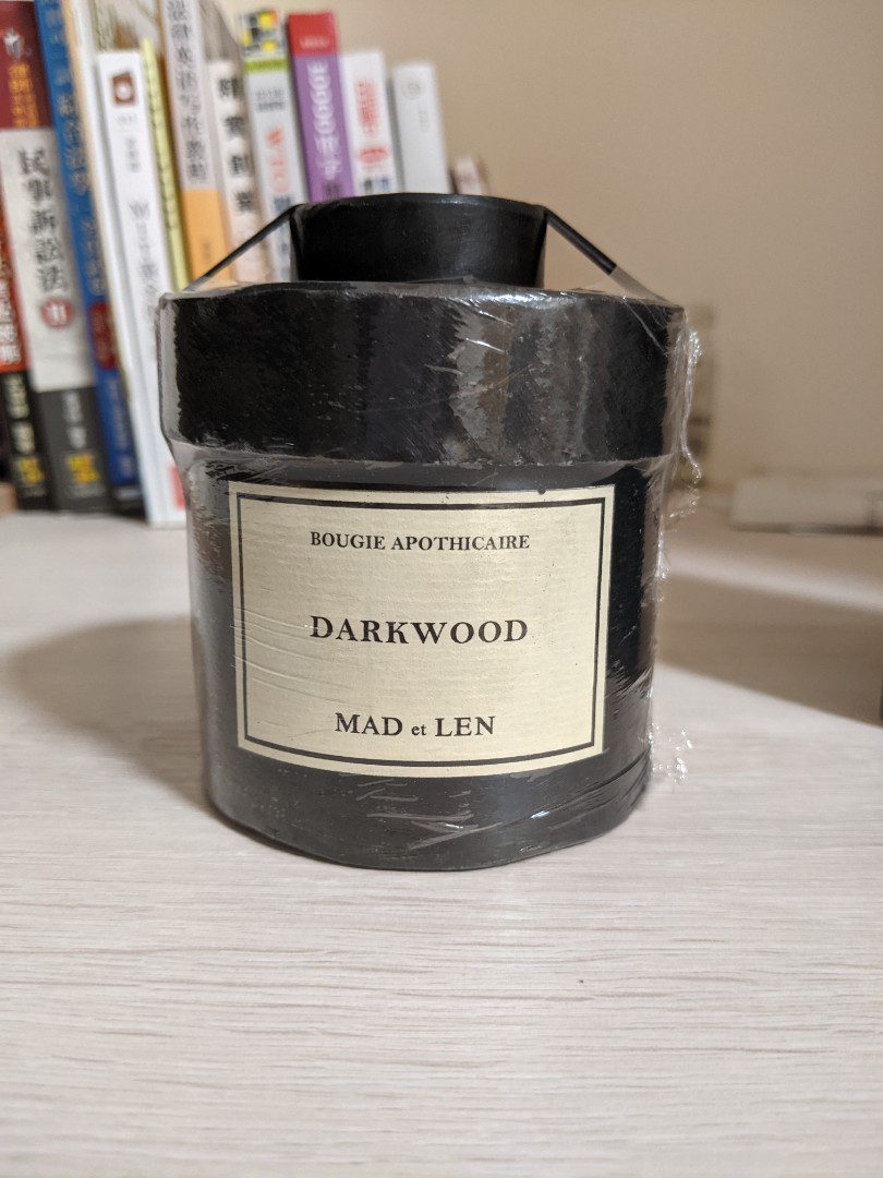 全新✨Mad et Len - darkwood香氛蠟燭300g, 家具及居家用品, 家具
