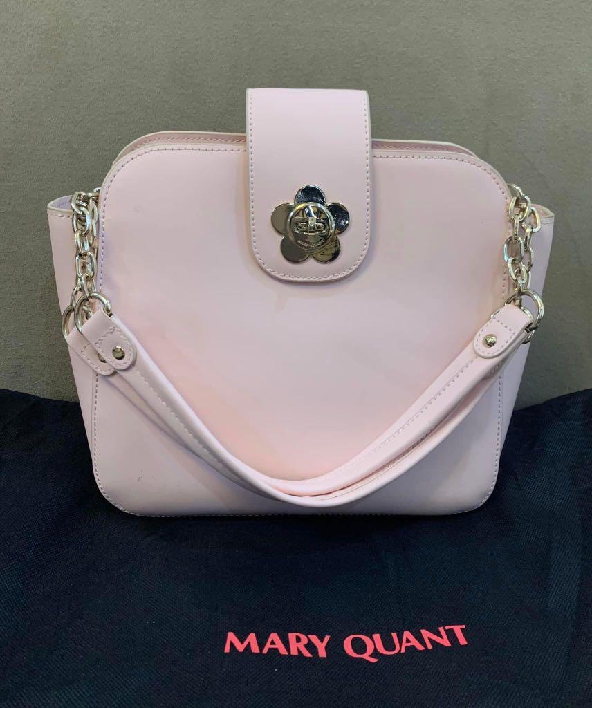MARY QUANT Leather Chain Bag (Category: Luxury Bags & Wallets) located in Paranaque City. Submitted by katlouieleandicho (Listing ID 1130574288, Image 1). Description: 🎄🎁Brand new #MARYQUANT Leather Chain Bag Made in Japan Price : P1.5K.