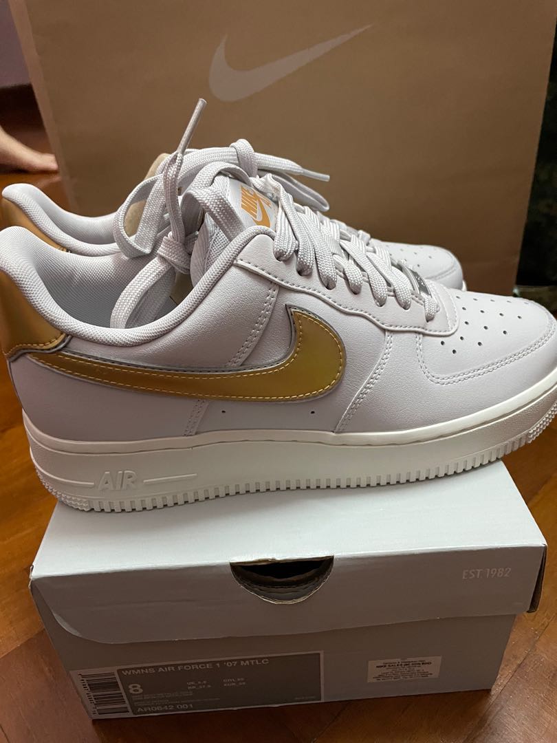 nike air force 1 07 mtlc