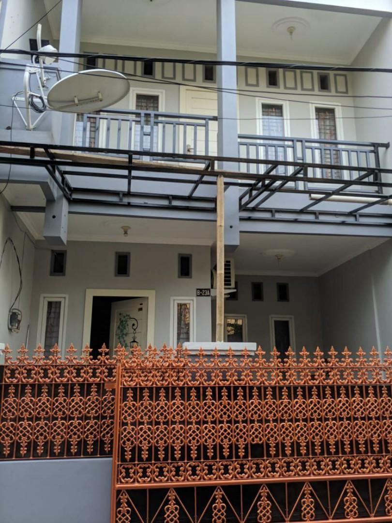 Rumah di pondok gede strategis dalam perumahan, Property