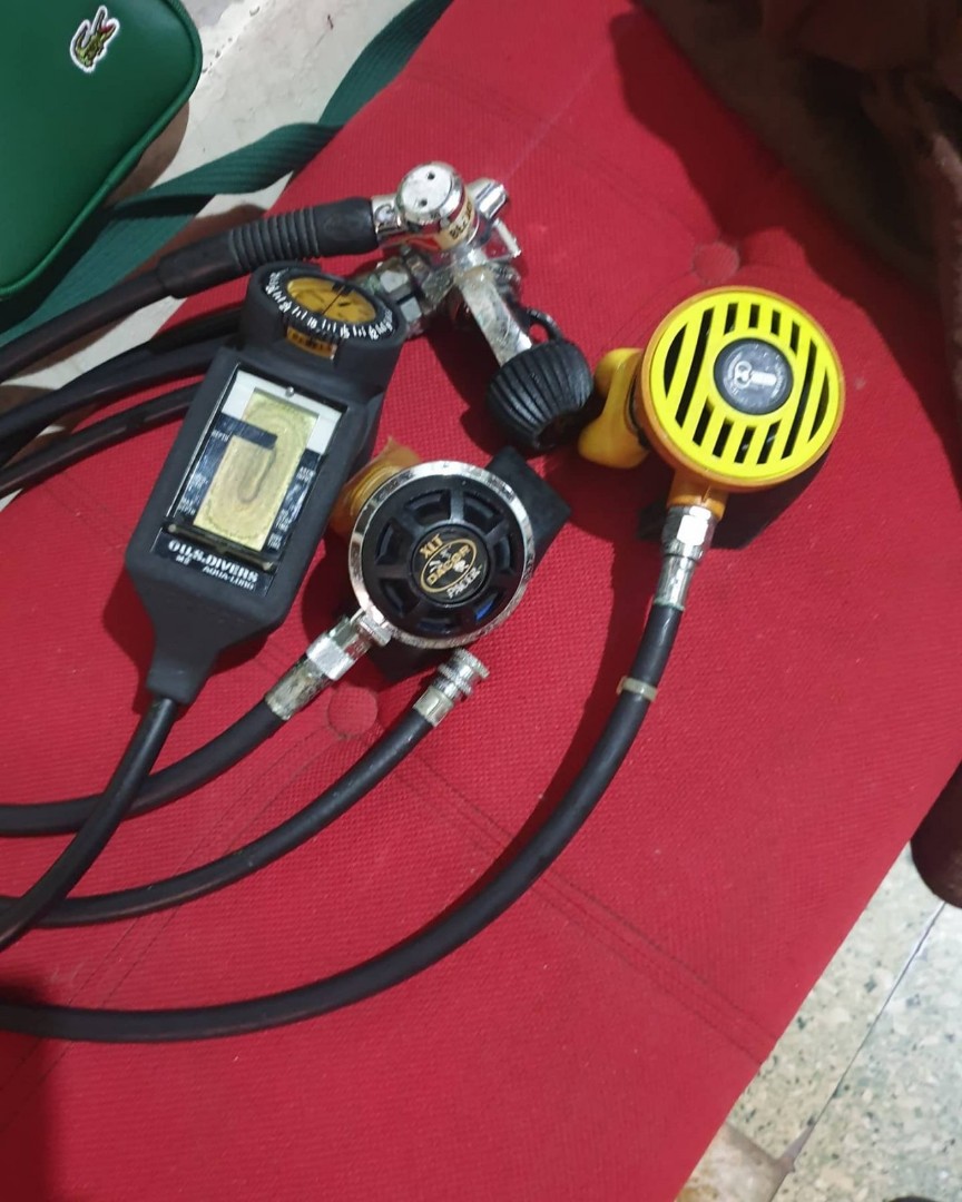 Vintage Scuba Regulator w/ Dive Computer ( For Collectors), Sports