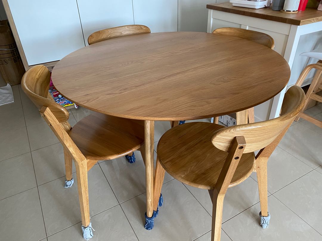 Solid wood oak round dining table with 4 solid wood chairs, Furniture ...