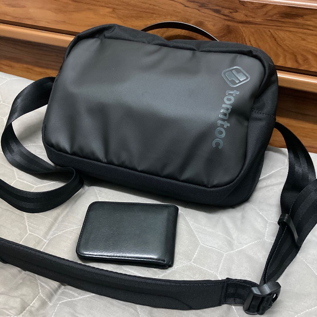 tomtoc crossbody