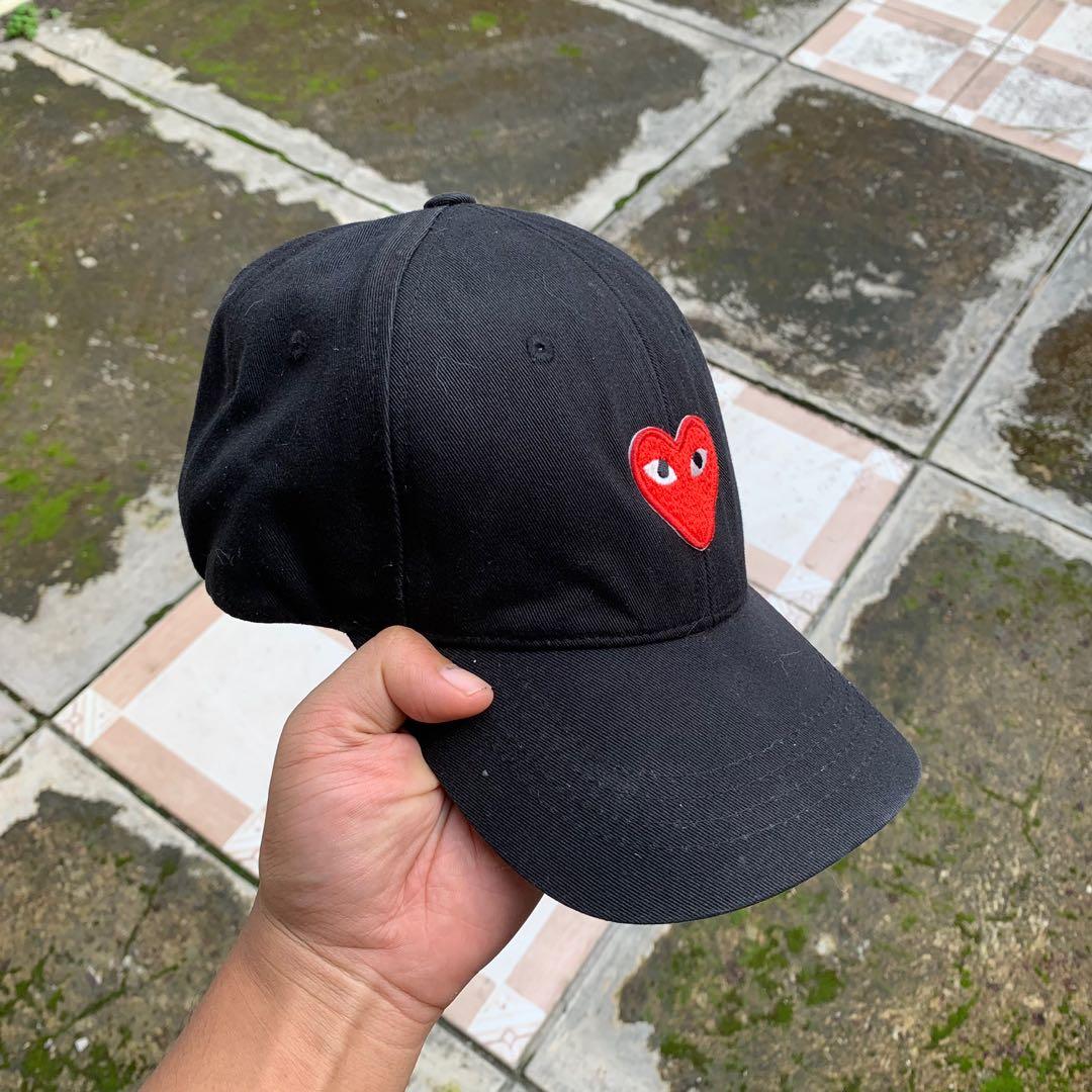 Topi Dadhat CDG Comme Des Garcons Logo