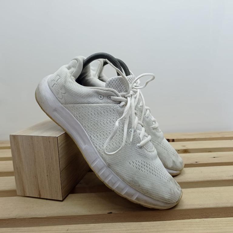 Under sales armour 3000011