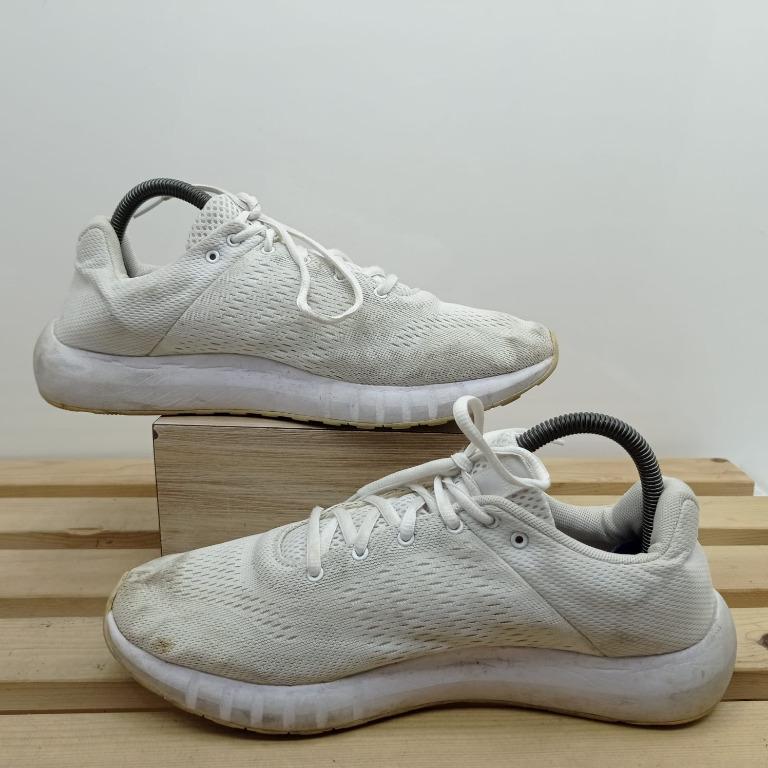 Under outlet armour 3000011