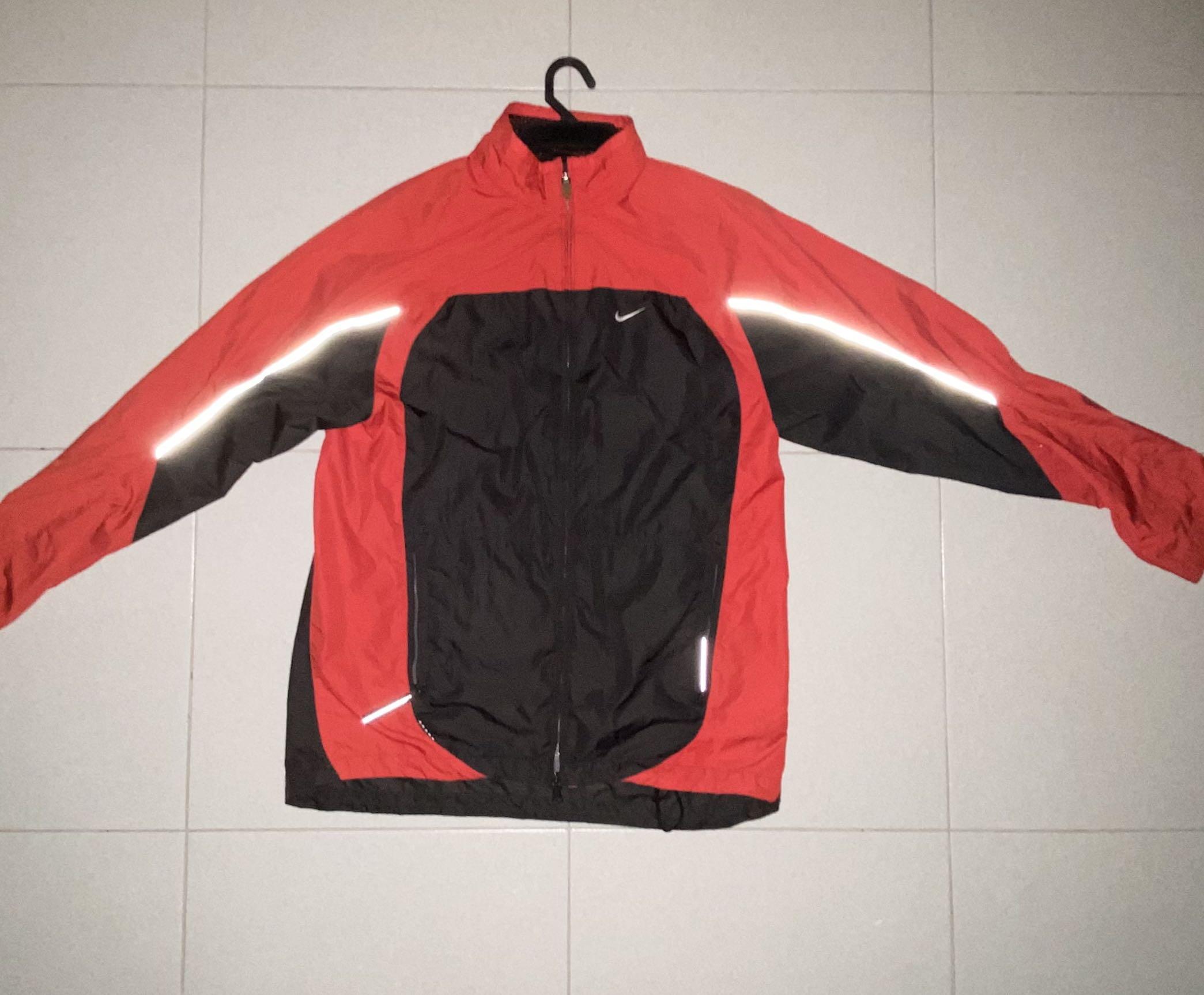 Red and black outlet nike windbreaker mens