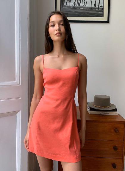 White Aritzia Babaton Hadwyn Dress, Women's Fashion, Dresses & Sets, Dresses  on Carousell