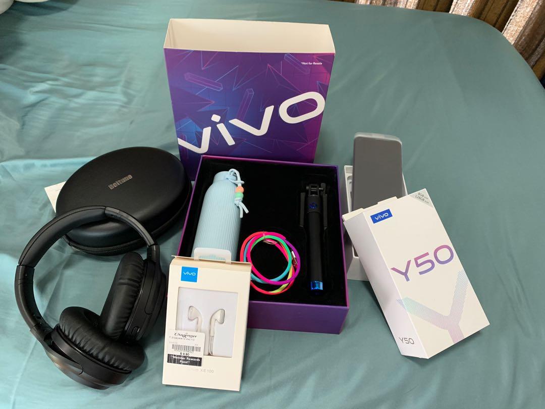 ALMOST BNIB VIVO Y50 ATAS BUNDLE WITH 