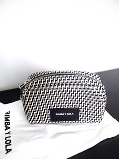 (Category: ) located in . Submitted by chic.cashmere (Listing ID 1066780445, Image 1). Description: .