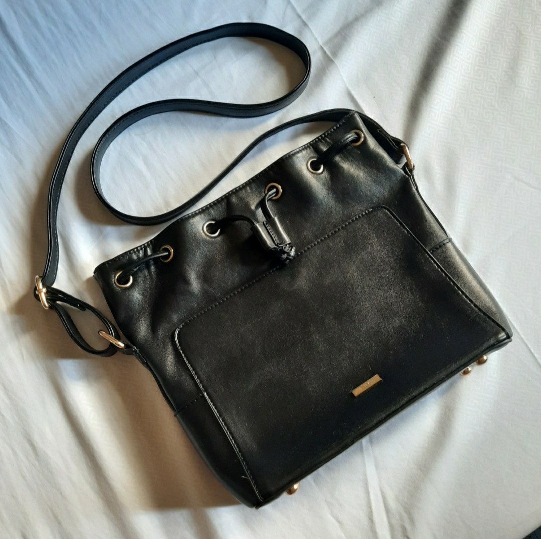 ayla sling bag