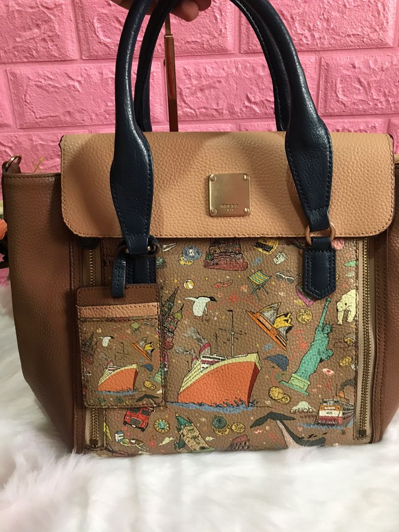 AUTHENTIC BRERA ART FEVER HANDBAG - MADE IN ITALY, Luxury, Bags & Wallets  on Carousell