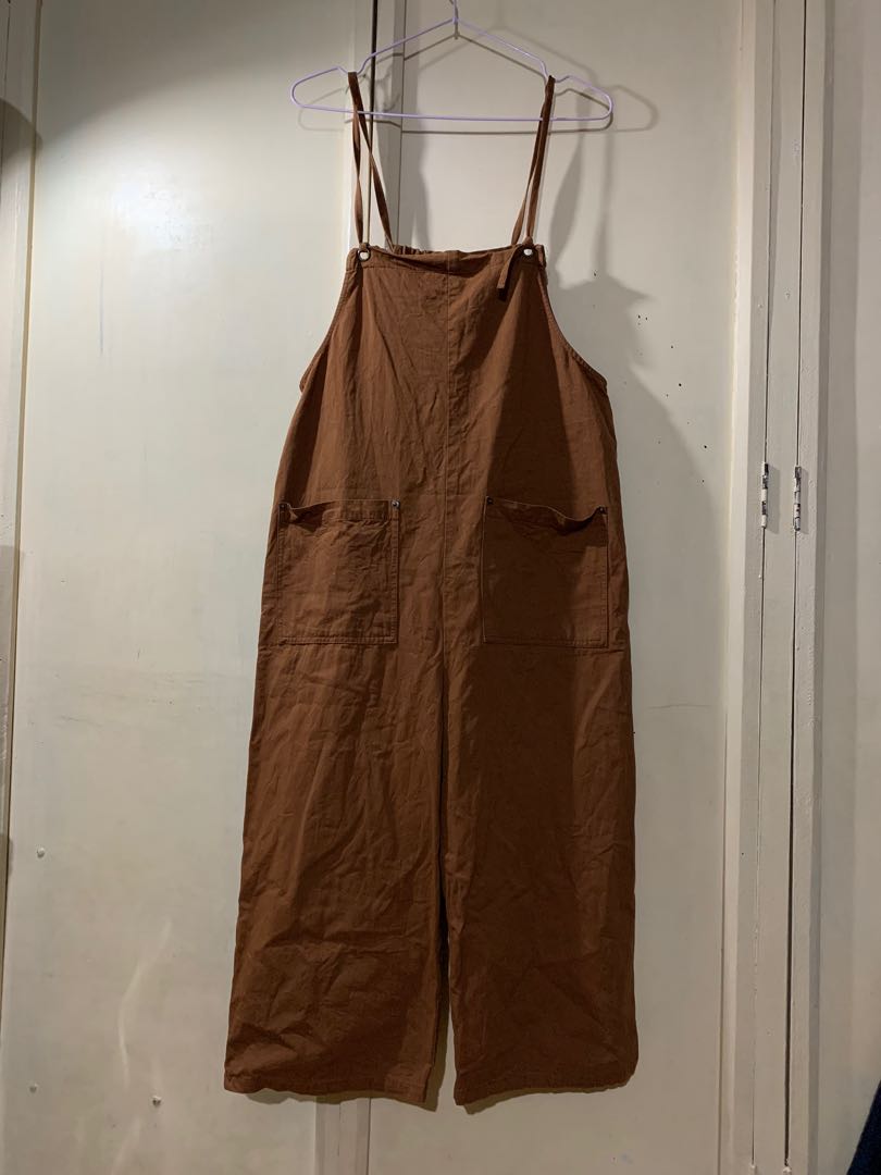 Brown jumper pants with adjustable 