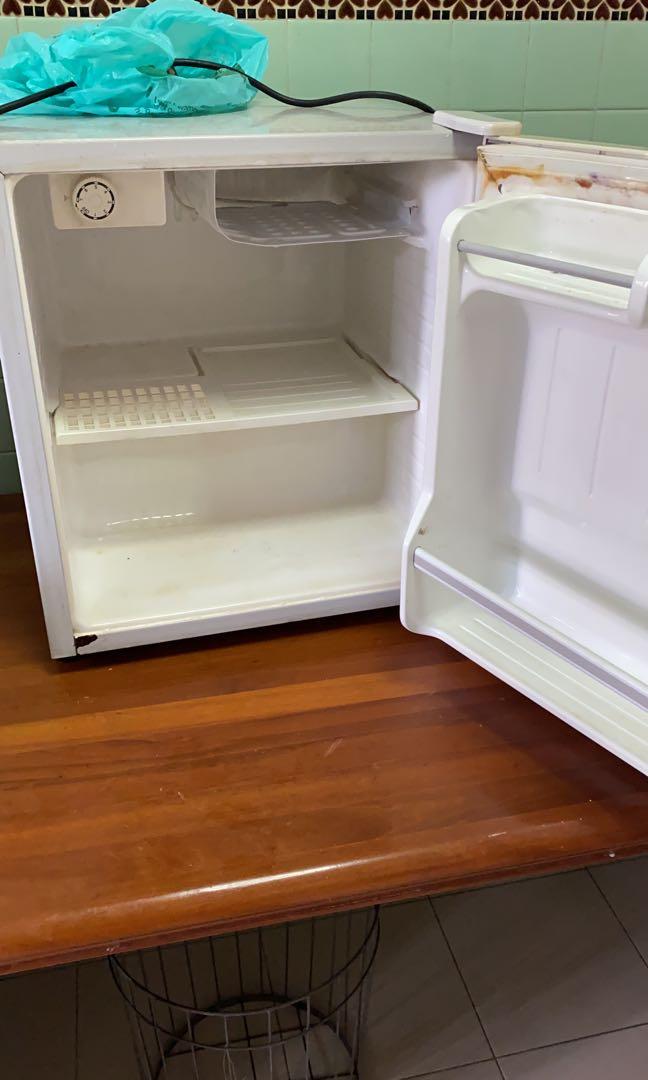 CORNELL Mini Fridge, TV & Home Appliances, Kitchen Appliances, Refrigerators & Freezers on Carousell