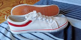 (Category: ) located in . Submitted by lyn.1983 (Listing ID 1066809260, Image 1). Description: .