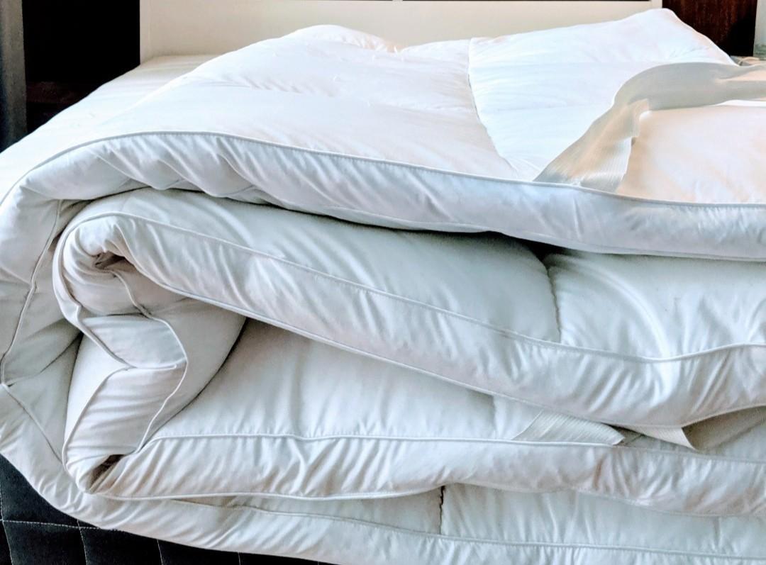 Luxury Feather Bed Topper Queen size, Furniture, Beds & Mattresses on