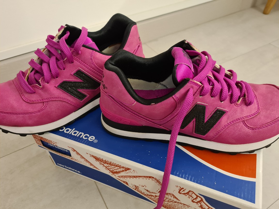 hot pink new balance shoes