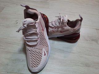 Nike全新波鞋