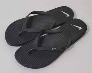 nike flip flops lowest price