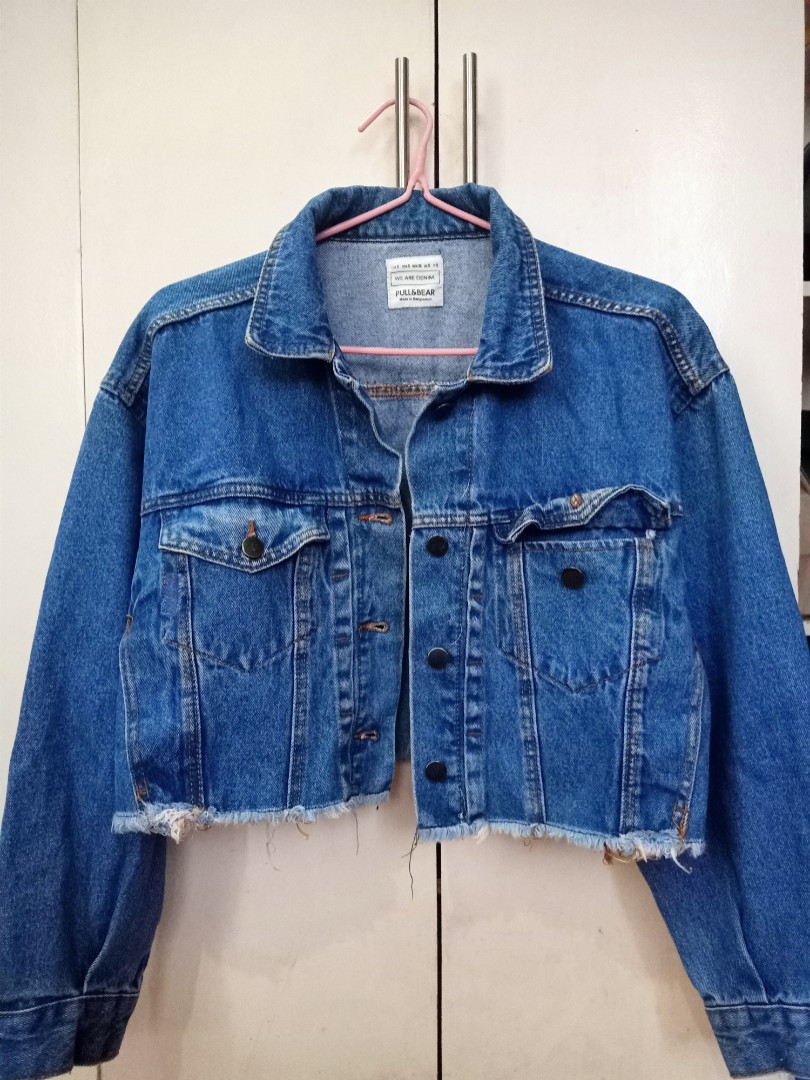 Cropped denim jacket pull and bear top