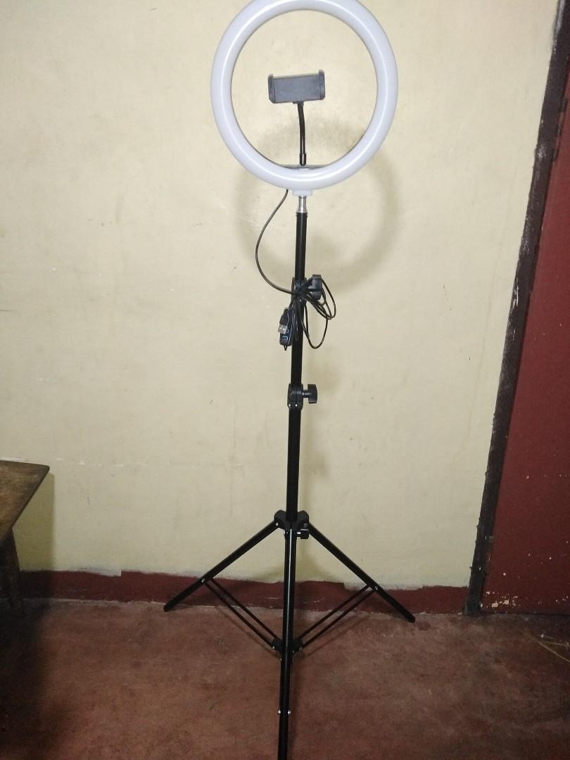 Ring Light light ring (Category: Lighting & Studio Equipment) located in Quezon City. Submitted by smithwarren46 (Listing ID 1066696229, Image 1). Description: Brandnew P900 #ringlight with cell phones holder. 12 inches. Adjustable height. Tripod Stand. Amber/white lights. Adjustable mode switch. Pick up lagro Q.c or via delivery service rider po. More item for sale.. like or follow my page #BSAonlinestore https://www.facebook.com/BSA-online-stor