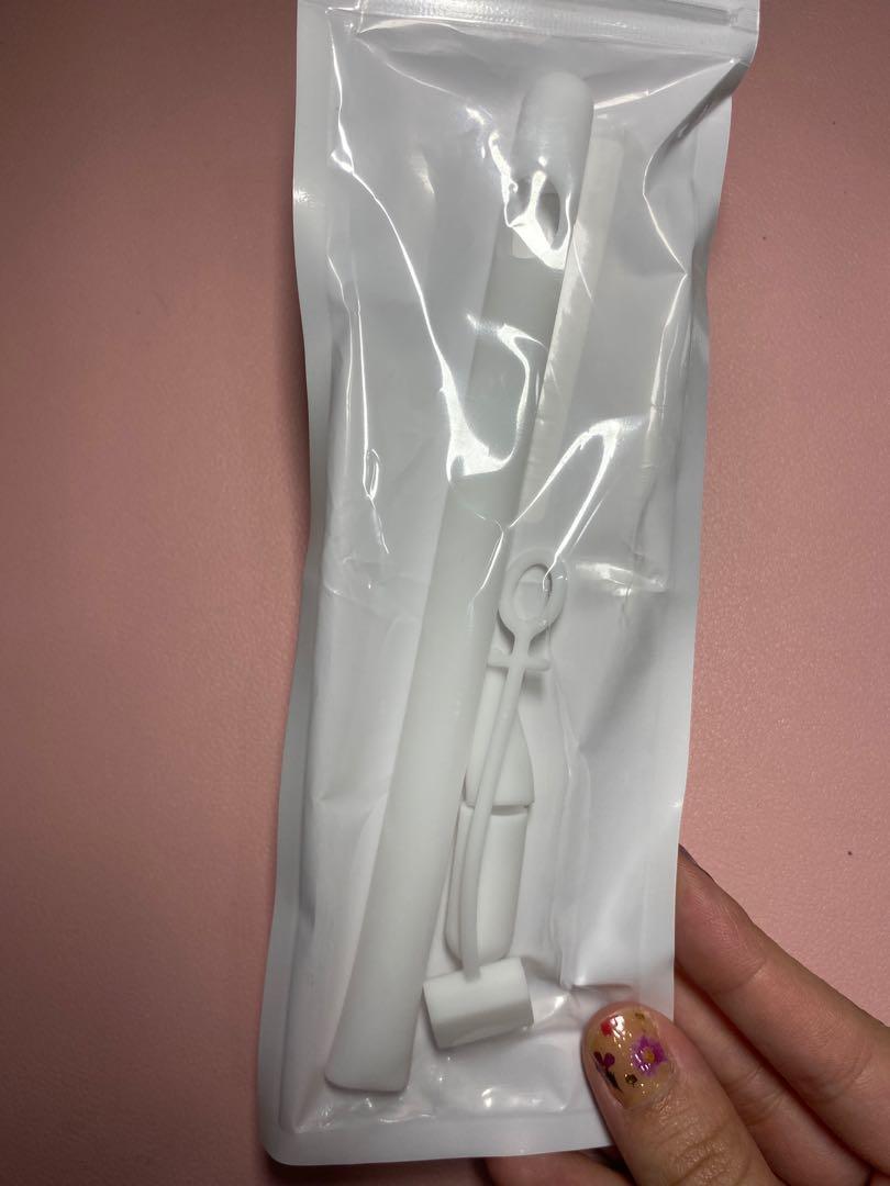 SUQI Wrap Dust Proof Silicone Case Cover For Apple Pencil (Category: Cases & Sleeves) located in San Juan City. Submitted by shoprinat (Listing ID 1066749019, Image 2). Description: - White - unused - RFS: wrong color Specially designed for Apple Pencil Nib cover can fully protect your pencil nib from any damage, while the replacement cap can well protect the top Send with same color anti-lost charging connector strap High Quality, Made With BPA 