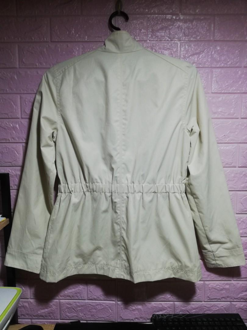 Tommy Hilfiger Windbreaker/Water Repellent (Category: Coats, Jackets and Outerwear) located in Quezon City. Submitted by drivenvf (Listing ID 1066764166, Image 3). Description: Medium Cream Color Water Repellent Light W19xL28 10/10 No Flaw Excellent Preloved.