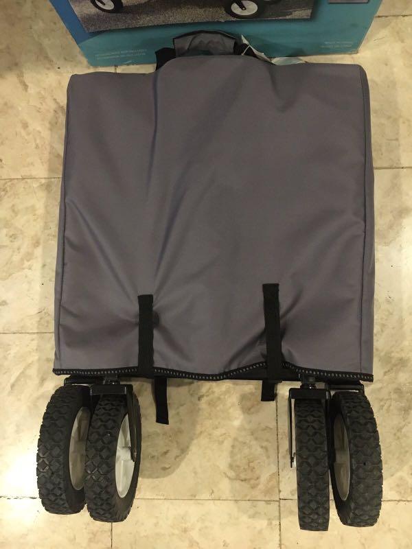 Wagon (Category: Strollers) located in Makati City. Submitted by silver_ben (Listing ID 1066816294, Image 3). Description: .