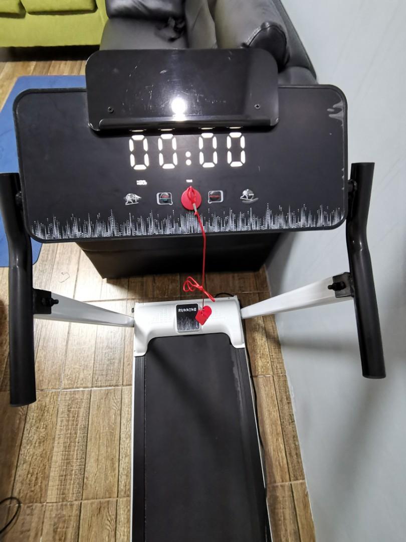 York 7211 Motorized Treadmill