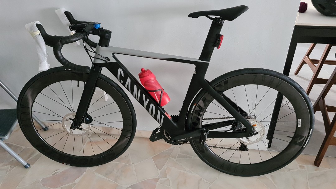 2 weeks old 2021 Canyon Aeroad CF SL 8.0 XS Sports Equipment