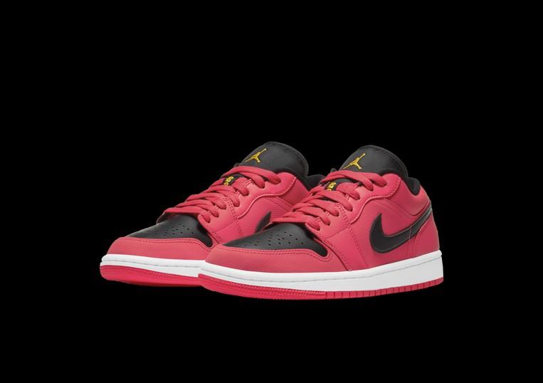 Air Jordan 1 Low Women Shoes Color Siren Red Black White Men S Fashion Footwear Sneakers On Carousell Air Jordan 1 Low Women Shoes Color Siren Red Black White Men S Fashion Footwear Sneakers On Carousell