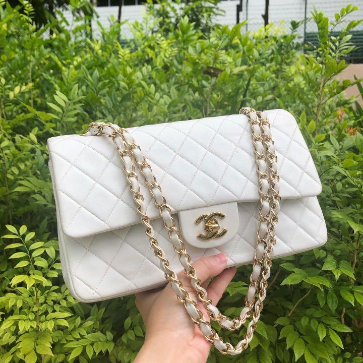 Leather handbag Chanel White in Leather - 24132750