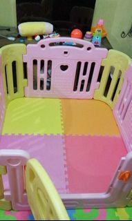 Baby playpen