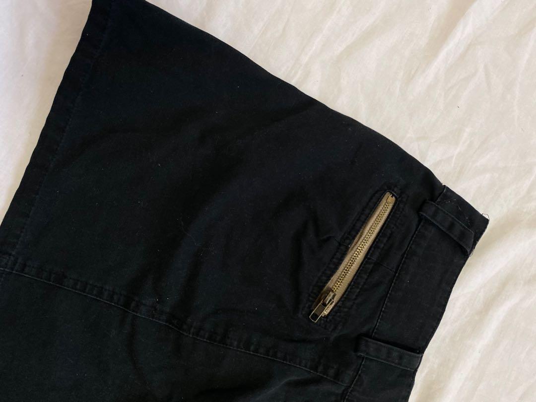 Black denim mini skirt (Category: Skirts) located in Manila. Submitted by charief (Listing ID 1068720631, Image 3). Description: .