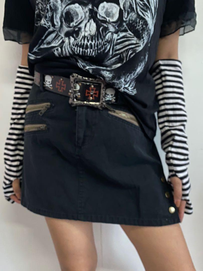 Black denim mini skirt (Category: Skirts) located in Manila. Submitted by charief (Listing ID 1068720631, Image 1). Description: .