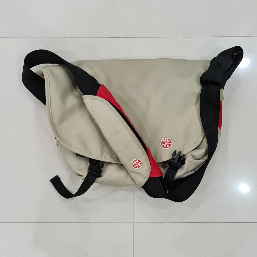 Crumpler The Hoax Messenger Bag, Luxury, Bags & Wallets on Carousell