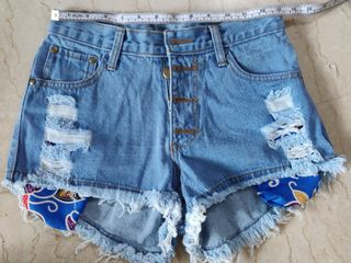 (Category: ) located in . Submitted by allbun (Listing ID 1068651749, Image 1). Description: .