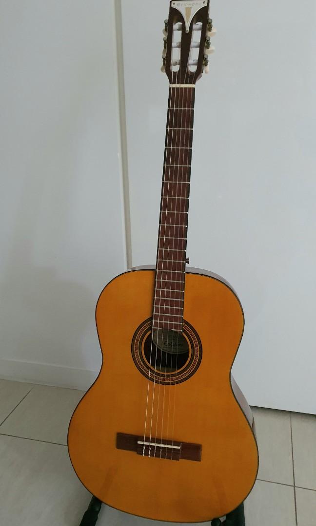 Epiphone Pro 1 Classical Guitar like NEW, Hobbies & Toys, Music