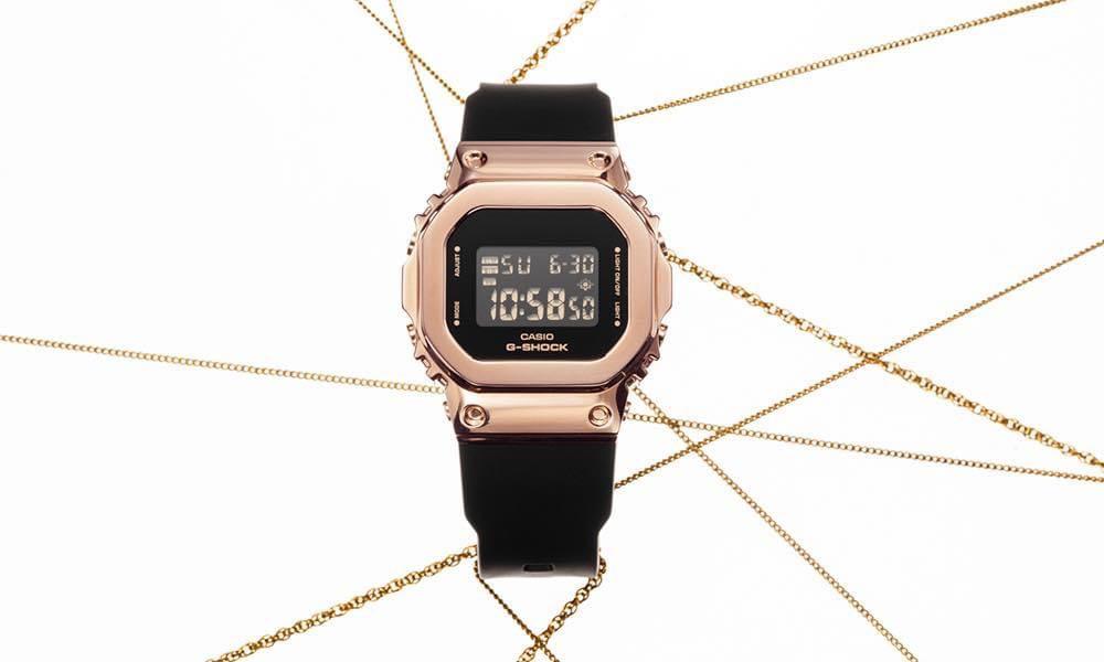G Shock Gm S5600pg 1pr G Shock 流行款式閃亮 登場 採用玫瑰金色打造的錶殼充滿了 時尚活力感 經典方形設計的錶盤顯得更加有個性 整體輕盈舒適又大大提高產品金屬高級質感 胜任多種場合佩戴 防震 0米防水 電子熒光照明 秒錶 1 G Shock Gm S5600pg 1pr G Shock 流行款式閃亮 登場 採用玫瑰金色打造的錶殼充滿了 時尚活力感 經典方形設計的錶盤顯得更加有個性 整體輕盈舒適又大大提高產品金屬高級質感 胜任多種場合佩戴 防震 0米防水 電子熒光照明 秒錶 1