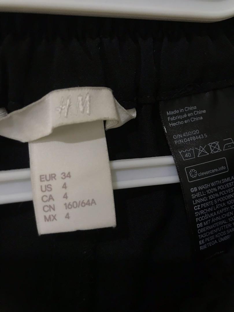 H&M black culottes (Category: Other Bottoms) located in Cebu City. Submitted by lechawisk (Listing ID 1068651605, Image 2). Description: Eur34 US4 Garterized .