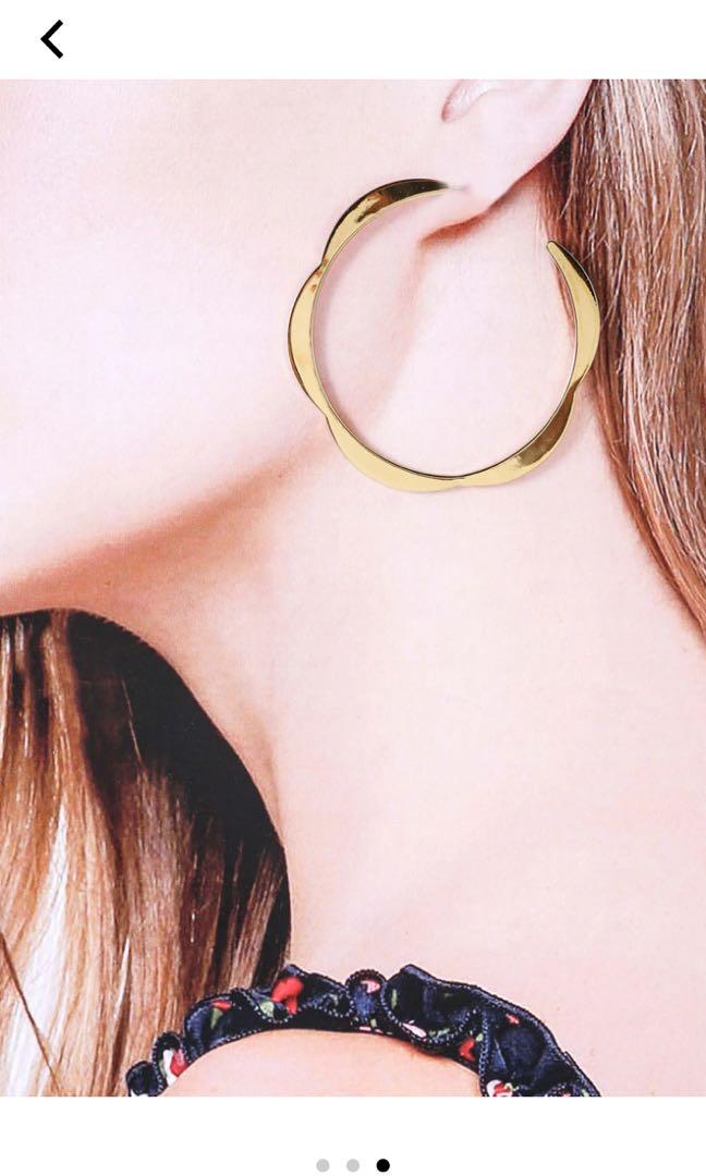 Kate spade scallop hoop earrings clearance