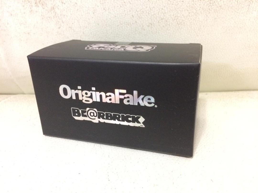 Kaws original fake Bearbrick Kaws Choro Q 50%, 興趣及遊戲, 玩具 